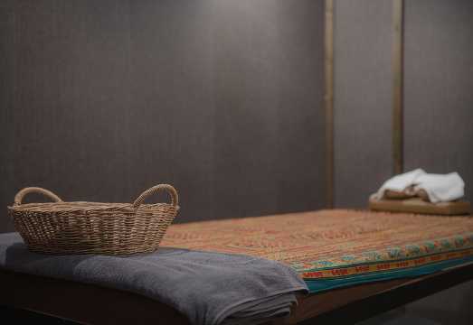 1 Hour Deep Tissue Thai Massage with Balm - Free Transportation