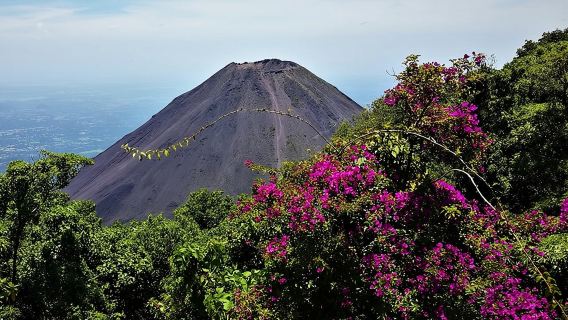2 diverse visite turistiche in un tour di 1 giorno: Parco dei Vulcani e due siti Maya.