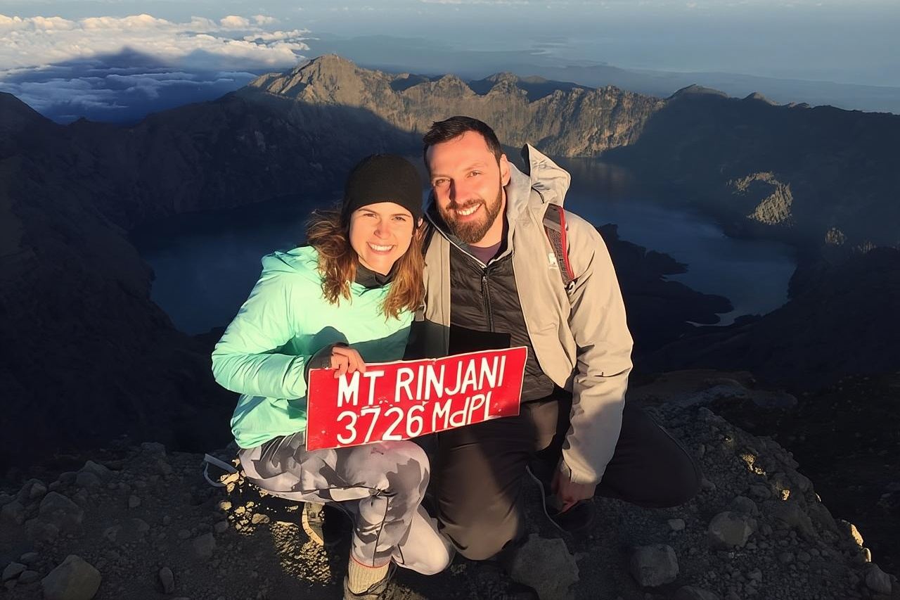 Trekking Rinjani Mountain Summit 2 Days 1 Night - Em Adventure