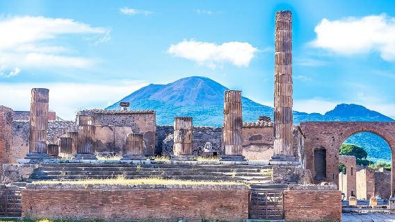Semi - Private Tour of Pompeii with an Archaeologist