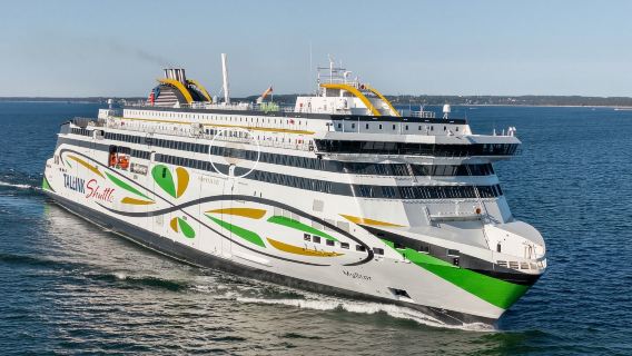 kapal pesiar sekali jalan atau pulang pergi dari Helsinki, Finlandia ke Tallinn, Estonia (tersedia Tallinn Silja Mystar, jadwal keberangkatan, atau Victoria)