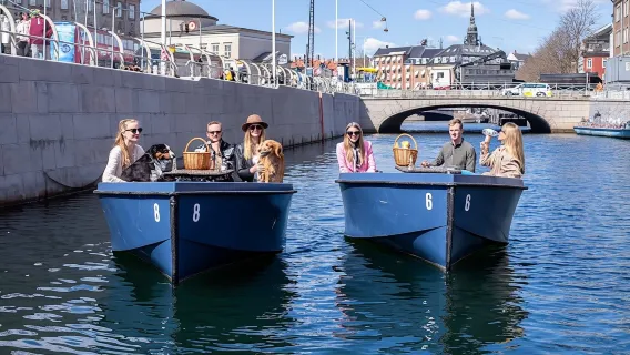 One-hour boat rental in Copenhagen and Islands Brygge