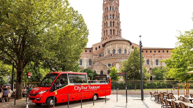 Citytour of Toulouse in panoramic minibus