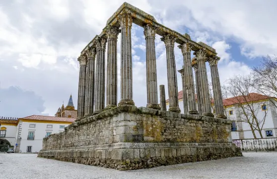 葡萄牙埃武拉黛安娜神廟+人骨教堂+埃武拉大教堂中文包車一日遊