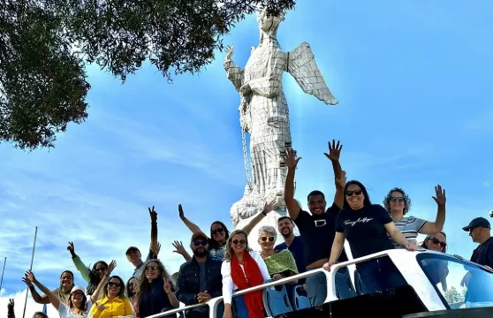 基多城市觀光雙層巴士