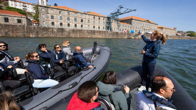 Porto: Emozionante Giro in Motoscafo sui 6 Ponti del Fiume Douro
