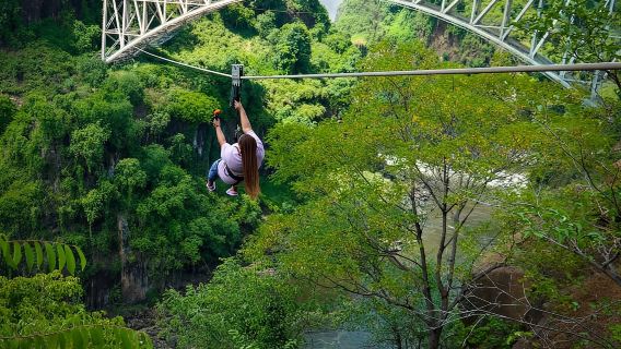 Von den Victoriafällen: Zipline von der Victoria Falls Bridge