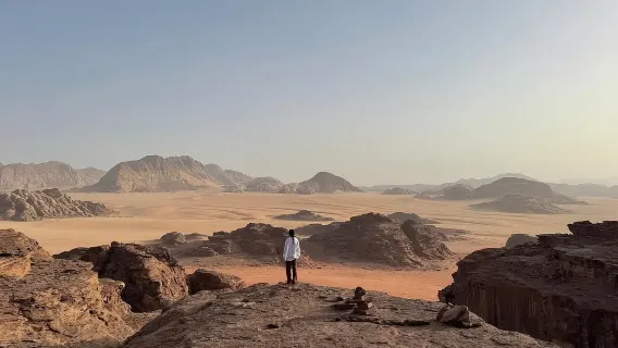 Wadi Rum: Tur Jeep Sehari Penuh dengan Makan Malam Badui dan Gua