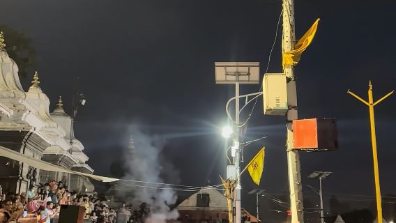 Kathmandu: Everest Scenic Flight & Pashupatinath Aarati Tour