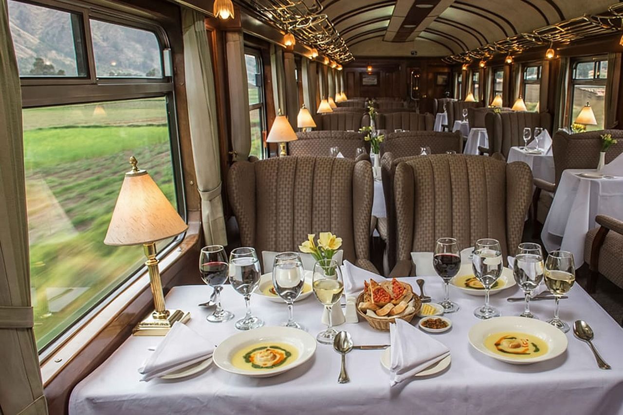 푸노 출발: 티티카카 열차 올인클루시브 쿠스코 여행