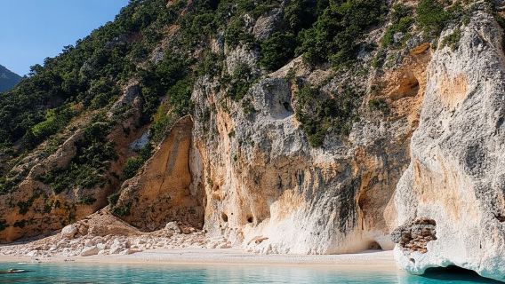 Arbatax: escursione giornaliera in barca nel Golfo di Orosei