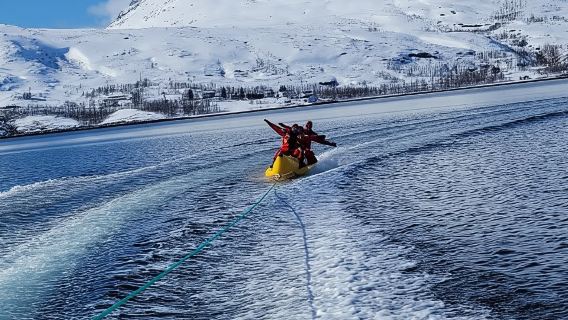 Tromsø: Banana Tube Ride พร้อม Arctic Floating