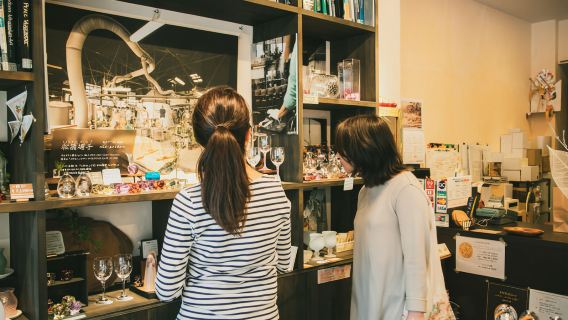 東京　ちいさな硝子の本の博物館