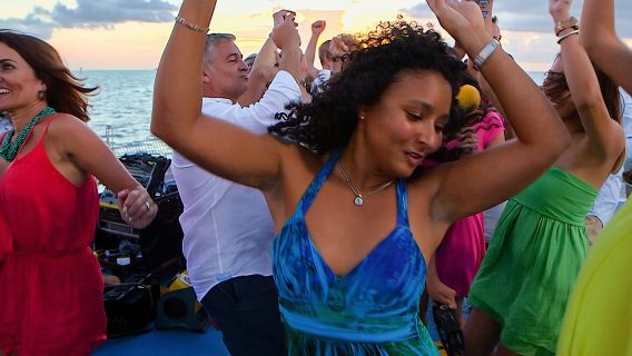 Segeltörn bei Sonnenuntergang in Key West mit Live-Musik, Getränken und Appetithäppchen