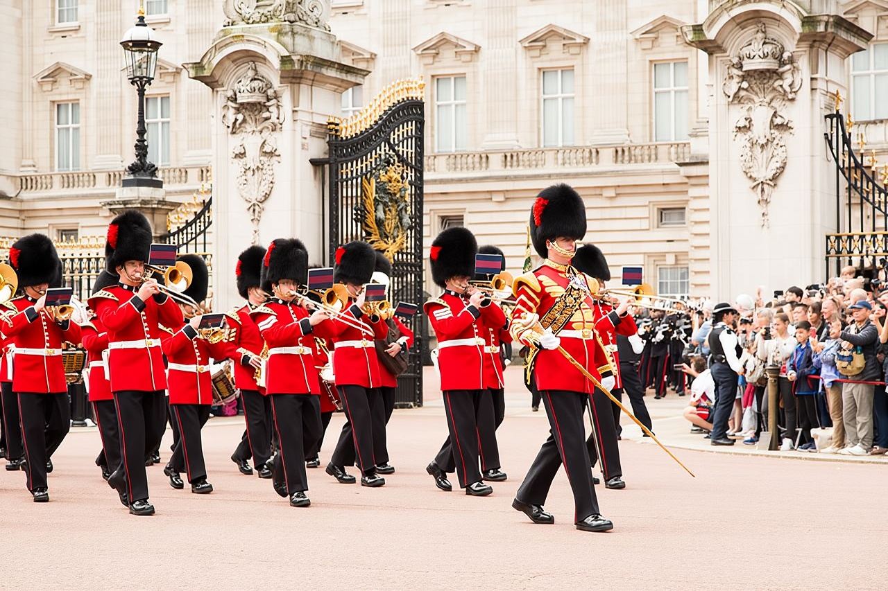 Changing of the Guard Guided Tour at Buckingham Palace