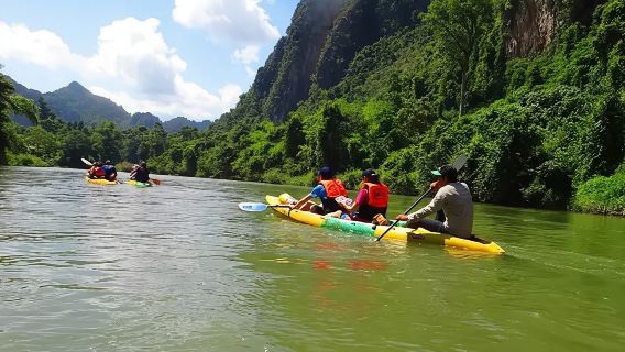 ヴァンヴィエンワンデーツアー【タンジャン洞窟+水中洞窟+1番ラグーン+ナムソン川カヤック及びカヌー含む】