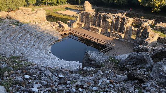VloreTours