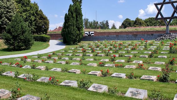 Half-day Trip from Prague to Terezín Memorial with Admissions