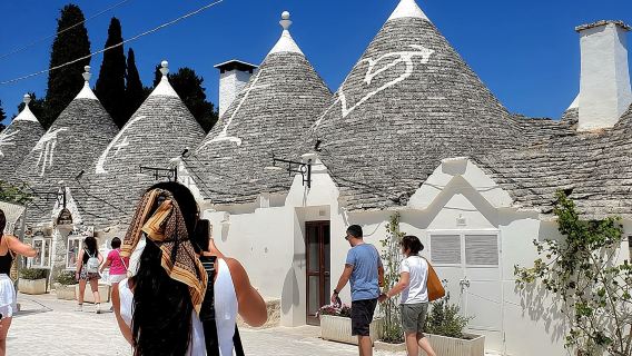 from Brindisi: Alberobello, Locorotondo, Ostuni & Apulian brunch