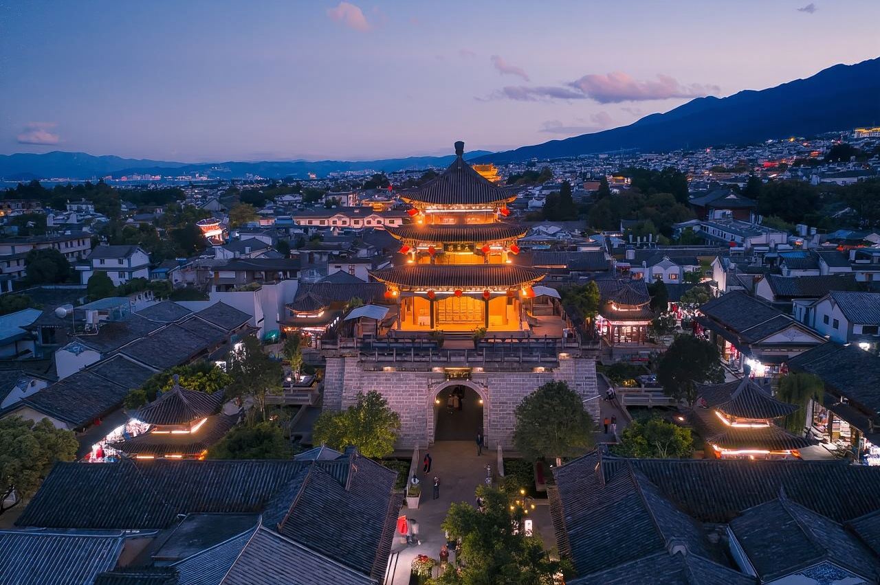 Dali Private Tour with Private Vehicle (8 hours)