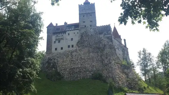 Private Day Trip to Peles Castle, Dracula's Castle and Brasov