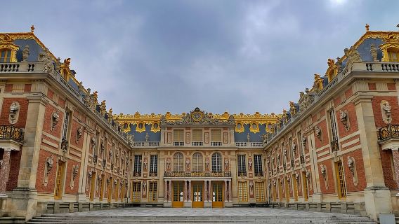 Excursión a Versalles en tren con entrada al Palacio y los Jardines.