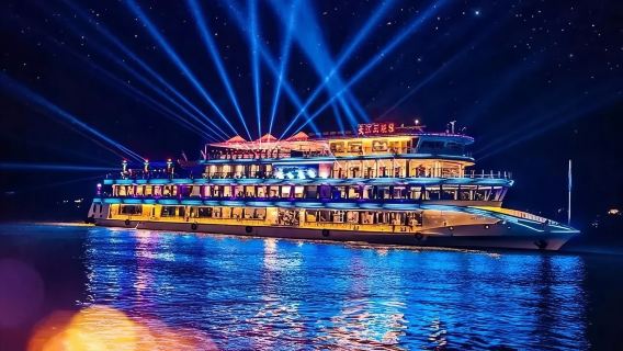 Yangtze River Night Cruise: Yichang Night Cruise + Experience the Water Rise at Gezhouba Dam