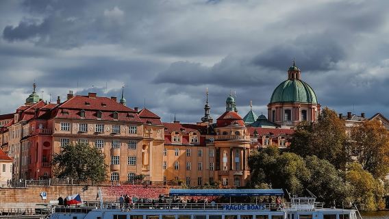 Crucero por el río Moldava en Praga