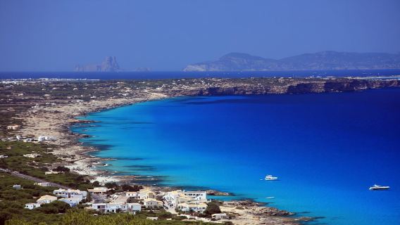 Formentera: Hin- und Rückfahrt-Fährticket ab Ibiza