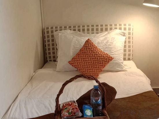 12/14 HOME Studio Room Type - Economy Single Room(no Window)