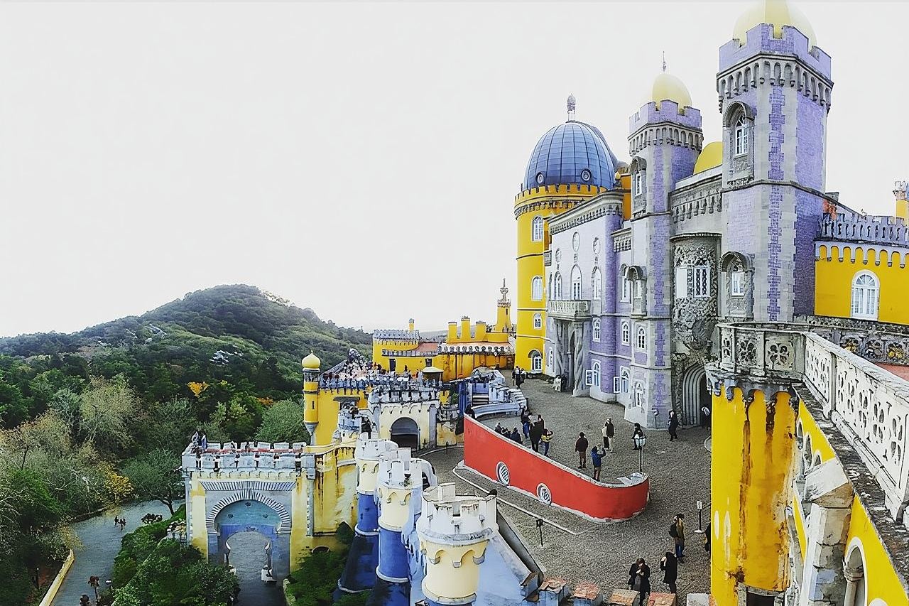 Discover and Feel Sintra's Wonderland - Small Group Tour
