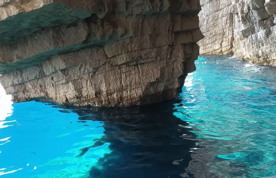 赫瓦爾出發的比舍沃島藍洞及5島遊
