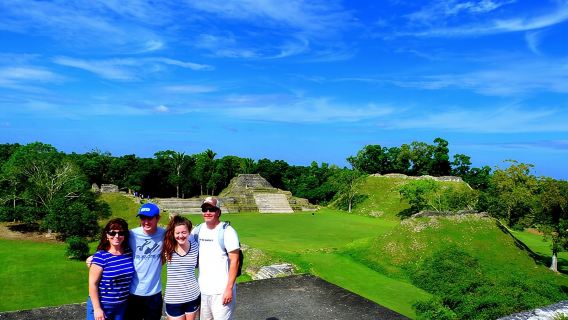 Chuyến phiêu lưu riêng tư đến tàn tích Altun Ha Maya và hang động bằng phao từ thành phố Belize