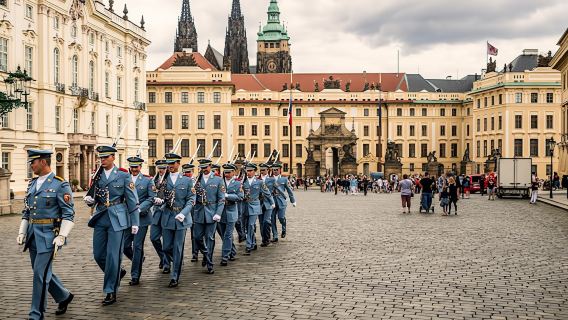 Visita guiada introductoria al Castillo de Praga con entrada entrada sin colas
