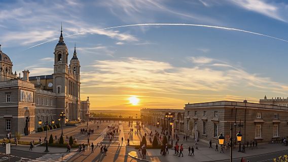 Self guided tour with interactive city game of Madrid