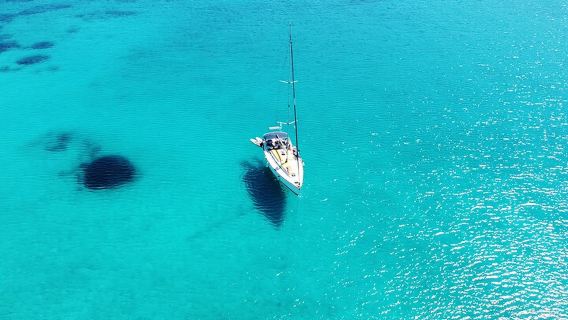 Small group,pass by Delos,swim in Rhenia,snap LVenice, free trans