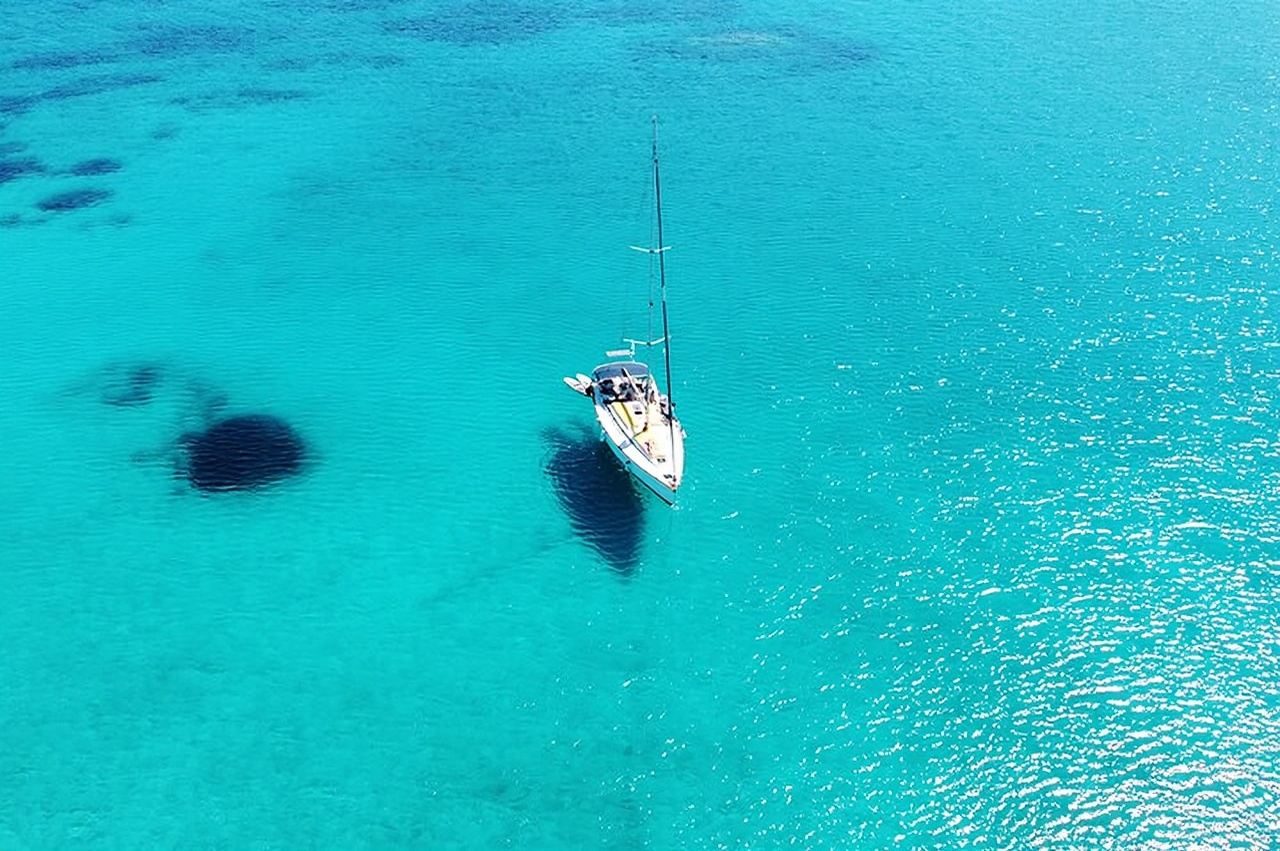 Piccolo gruppo, passaggio da Delo, nuotata a Rhenia, foto di Venezia, trasporto gratuito