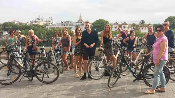 ทัวร์จักรยานพร้อมไกด์ 3 ชั่วโมงตามสถานที่สำคัญของเซบียา