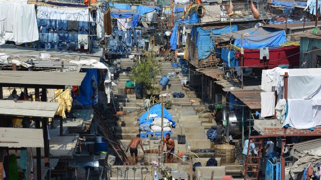 Tour privado de día completo por Bombay con visita a los barrios marginales de Dharavi