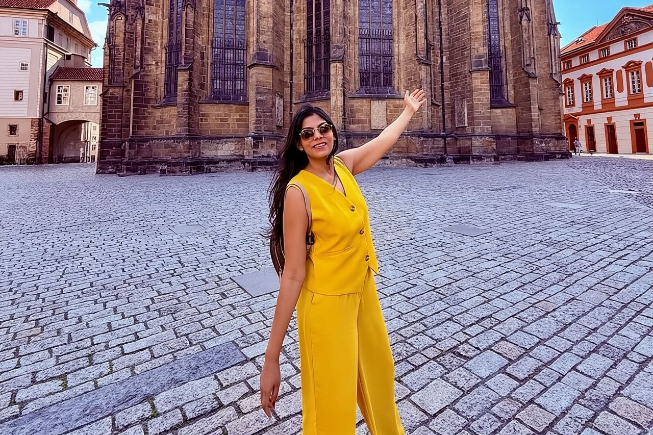 Vienna to Prague: Full-Day Private Tour with Guide and Transfers