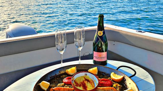 Valencia: tour in barca a Port Saplaya con drink e bagno gratuiti
