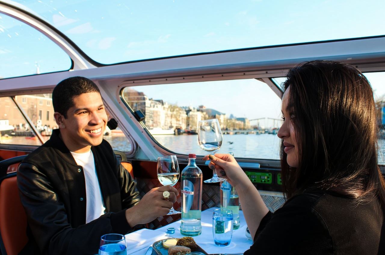 Crociera sui Canali di Amsterdam con Cena di 4 Portate
