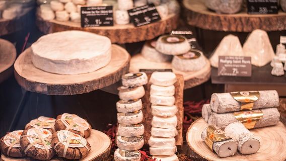 Lawatan Makanan Bandar Lama Lyon dengan 6 Hidangan Makanan Perancis & Wain Baik