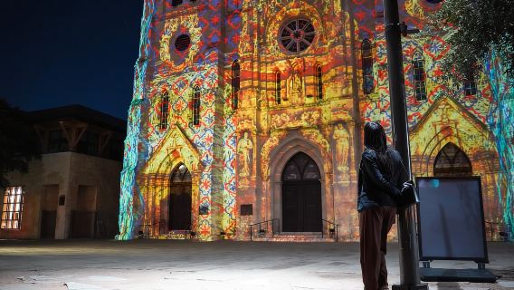 Lawatan Malam Kumpulan Kecil San Antonio dengan Menara Amerika