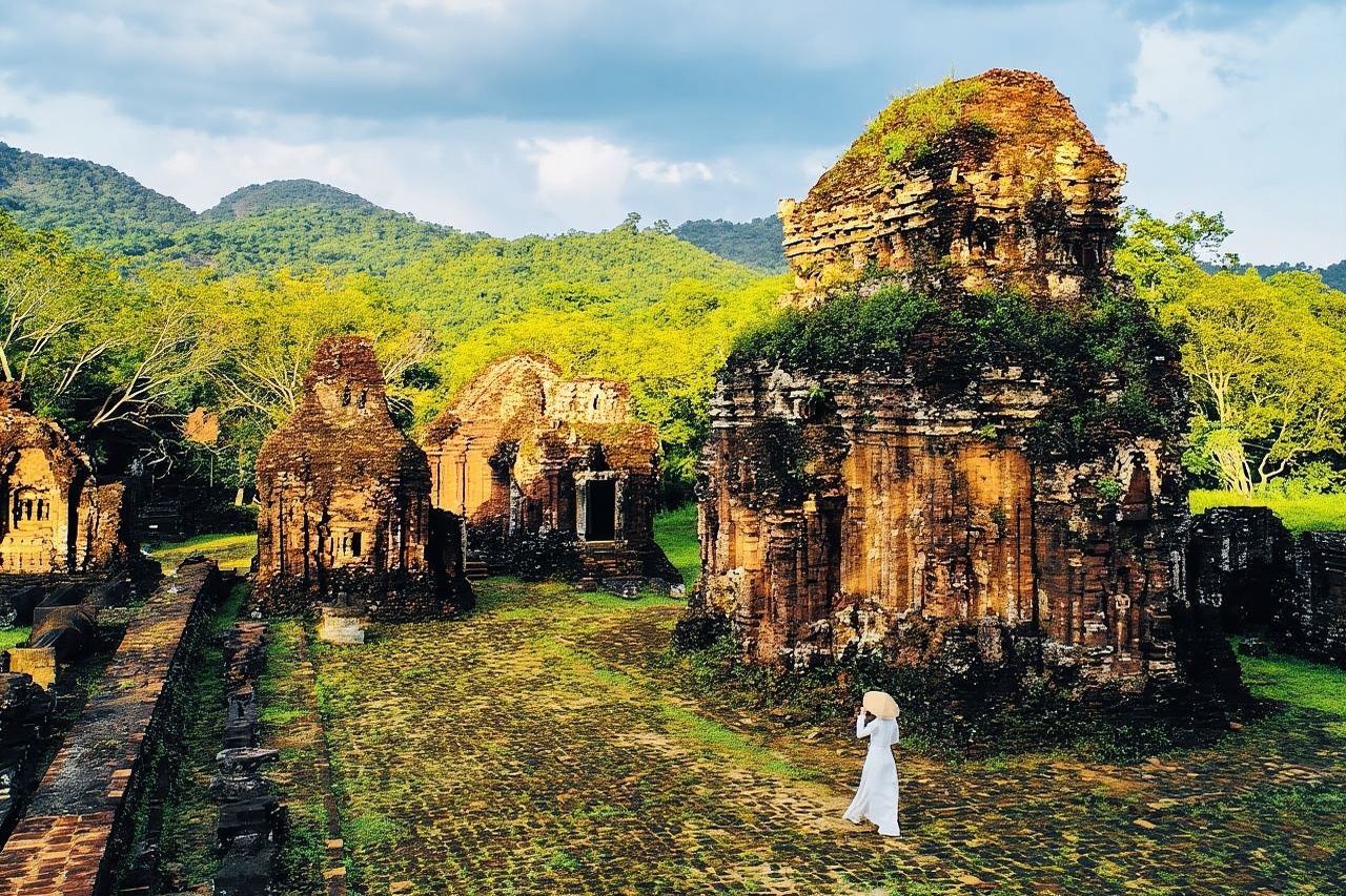 미선 유적 - 호이안 올드타운 프라이빗 투어, 9인승 럭셔리 세단
