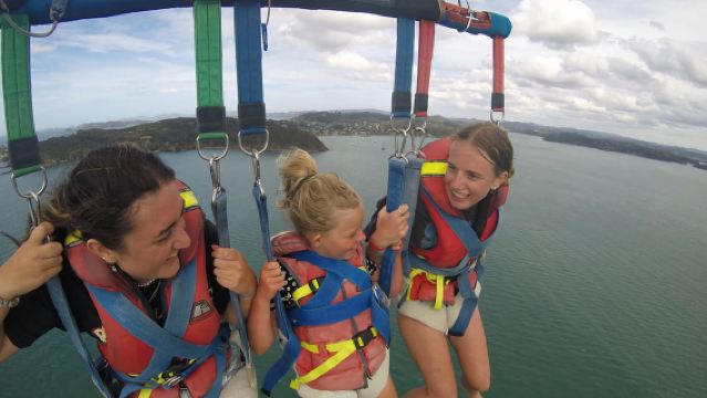 Paihia: Bay of Islands Parasailing Flight