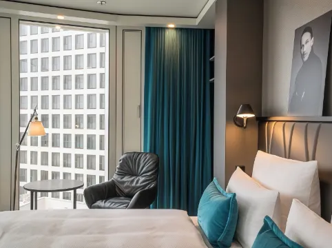 Motel One Berlin-Upper West