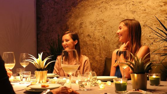 Lawatan Bandar Lama Valencia dengan Wain & Tapas di Monumen Bersejarah Abad Ke-11