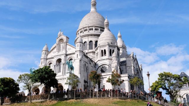 Франция Опера Гарнье + Монмартр + Ла-Виллет + Кладбище Пер Лашез индивидуальный трансфер/аренда автомобиля с водителем однодневный тур