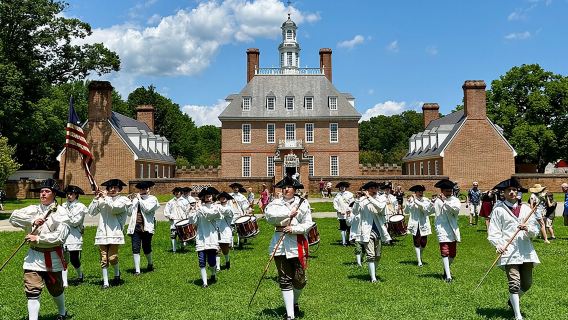 Private Tour of Colonial Williamsburg & Sir Christopher Wren Bldg